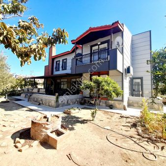 Acil Satılık Villakentte 750m2 Bahçe İçinde 250m2 Dubleks Villa