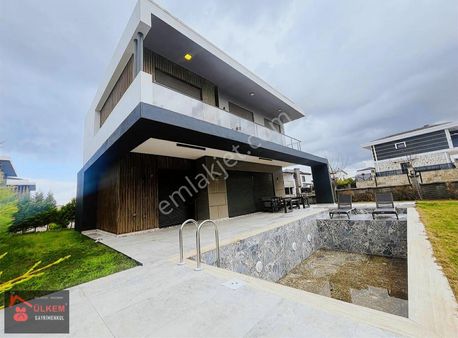 Güzelçamlı Satılık 3+1 Özel Havuz Akılllı Ev Özel Otopark Villa