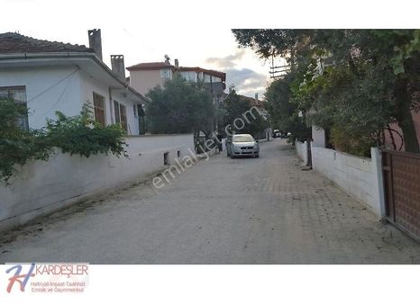 Pamukova Yeni Mahallede 457 M2 Arsa İki Yol Cepheli Yatırımlık