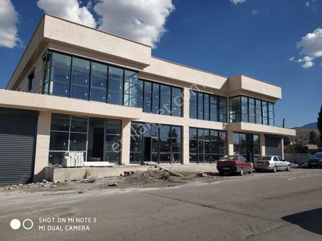 Oto Sanayide Plazada Satılık 650m2 Sıfır İşyeri