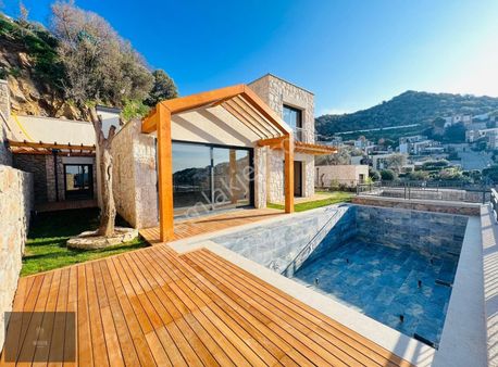 Bodrum Gümüşlük 'te Kapanmaz Deniz Manzaralı Çok Özel Villa