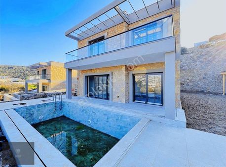 Bodrum Gündoğan'da Müstakil Havuzlu Satılık 4+1 Villa