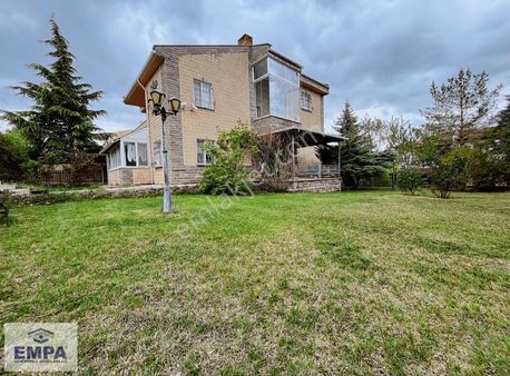 Empa'dan 75.yıl Mah. 5+1 250m² Bakımlı Satılık Müstakil Villa