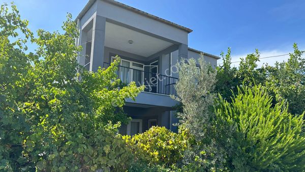 Stop’tan Karaçalı’da *müstakil Bahçeli* 3+1 *satılık İki Katlı Ev*