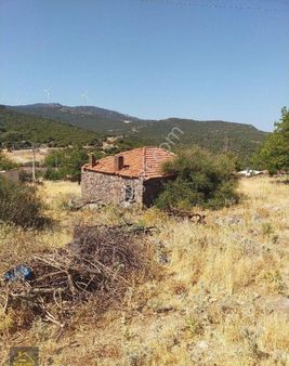 Saadet Korkmaz Emlak'tan Dikili Katıralanı Köyünde 427 M2 Arsa İçerisinde Satılık Köy Evi