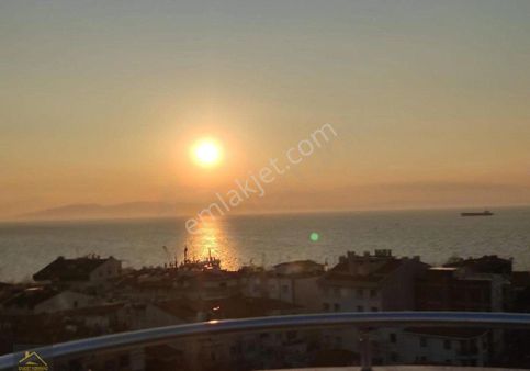 Saadet Korkmaz Emlak'tan Dikili Salimbey De Yokuşu Olmayan Full Deniz Manzaralı Satılık Dublex