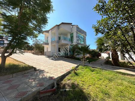 Remax Cool 2'den Muhteşem Konumlu 3+1 Tam Müstakil Villa