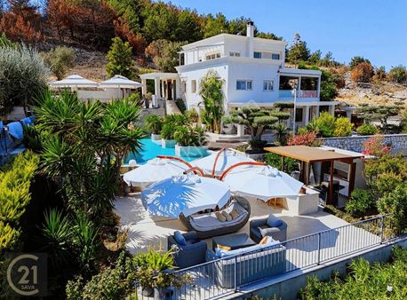 Denizli Mh. Deniz Ve Adalar Manzaralı Satılık Özel Tasarım Villa