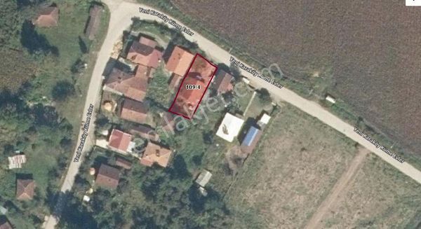 Akmanoğlu Emlak'tan 433 M2 Üzerinde Yapı Olan Satılık Parsel