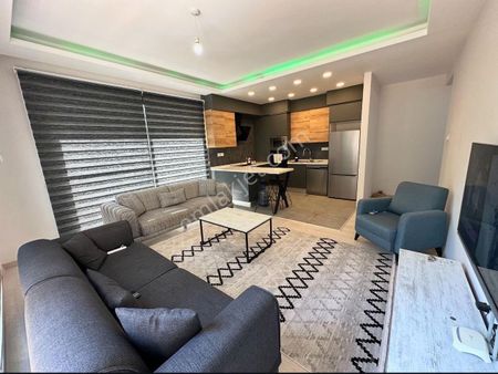 Girne Merkez'de Havuzlu Site İçerisinde Full Eşyalı Satılık 2+1 Daire !!