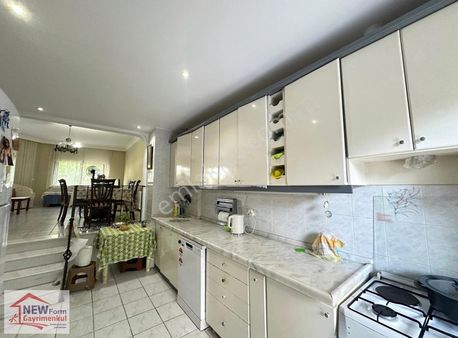 New Form'dan Davultepe'de Denize Sıfır Satılık Tripleks Villa