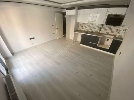 Acill İşçievleri Cad.yakını 2+1 75m2 Dgazlı Asansörlü Arakat Sıfır Satılık Daireler