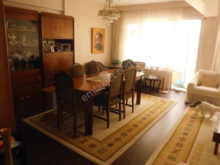 Nalbantoğlunda Ara Kat Satılı Çift Cepheli Daire