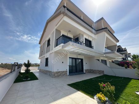 Villacı Onur'dan Didim Villalar Bölgesinde Satılık 4+1 Müstakil Havuzlu Lüx Villa