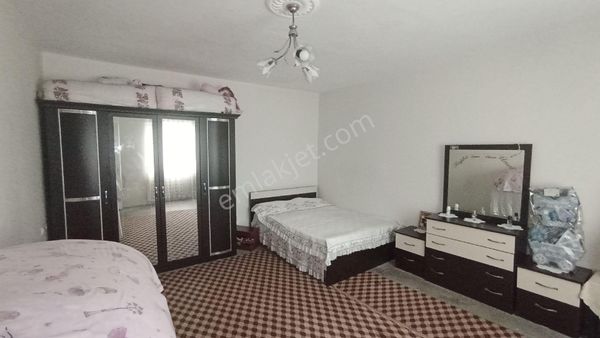 Yukarıbayır Mahlesinde İki Katlı Müstakil Ev