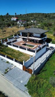 Kuşadası Değirmendere De 1 Dönüm Üzeri Ultra Lüx Yapılı Malikhane