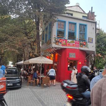 Kuzguncuğun Kalbinde 3 Katlı Satılık Dükkanlı Bina