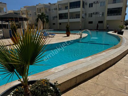 Otel Tadında Geniş Teraslı Havuzlu Site İçi 3+1 Dubleks Daire