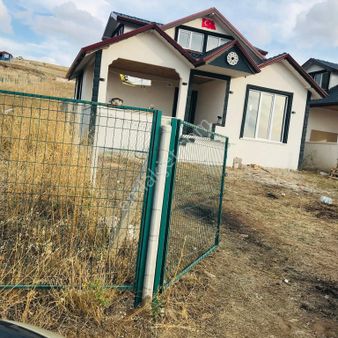 Arıkan Emlak’tan Peçenekte 250 M2 Hobi Bahçesi