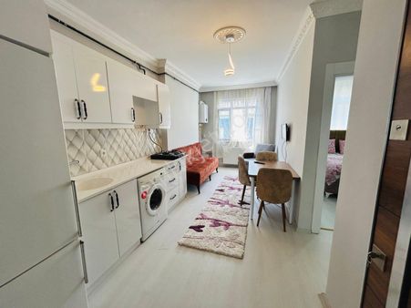 Hemen Taşın! Üniversite 10 Dk Yürüme Mesafesinde Güvenilir Bina Güvenlik Kameralı