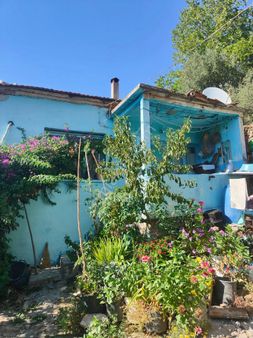 Bayındır Gayrimenkul - Bayındır Yusuflu Köyünden Satılık Köy Evi