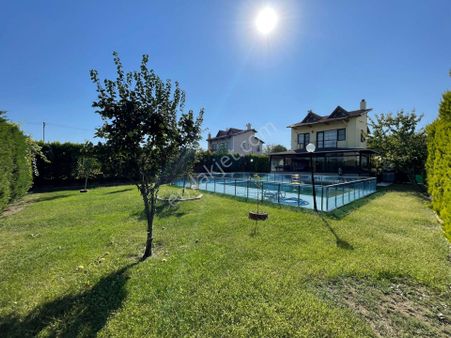 Müstakil Havuzlu Satılık Villa Çantaköy