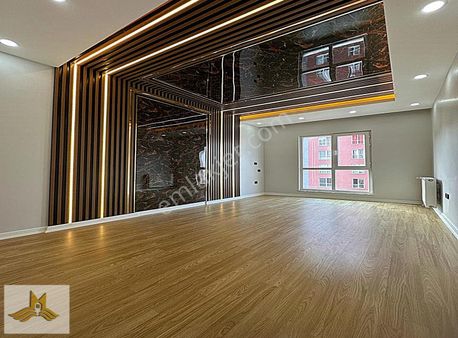 Mavi Işık'dan Site İçinde Şık Ve Mimari Tasarımlı 1+1 Daire !!!