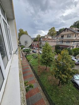 Sarıyer Büyükderede İyi Konumda 75 M2 Arakat Daire