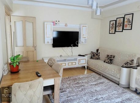 Yeşilyurt Refet Bele Mah De Ara Kat D.gazlı Satılık 2+1 Daire