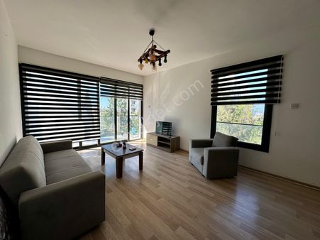 Girne Merkez'de eşyalı Ve Dağ Manzaralı  Satılık 2+1 Daire !!