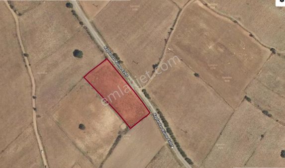 Ayşah Gayrimenkulden Pamukkale Güzelpınar Mahallesinde Satılık Yatırımlık Tarla