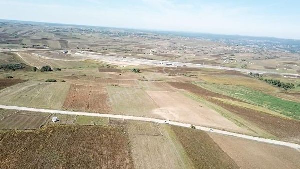 Silivri Kadıköyde Caddeye Cephe 650 M2 Hisse