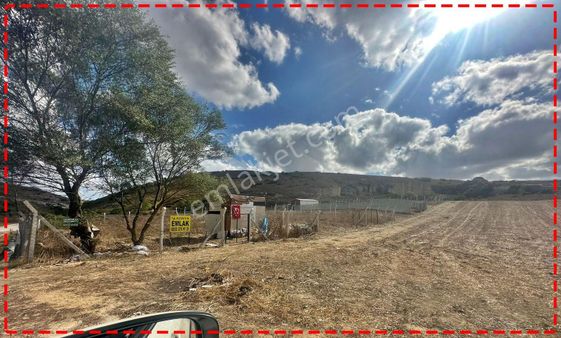 Kadıköyde Etrafı Çevrili 275 M2 Yatırımlık Uygun Arsa