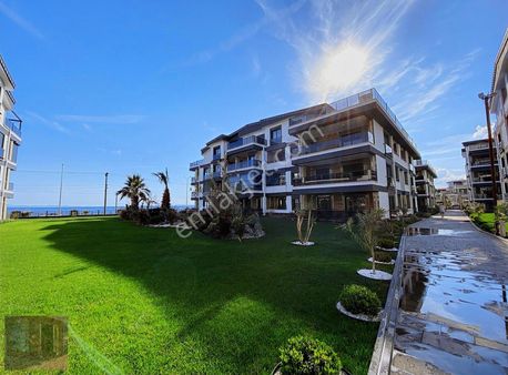 Güçlü Krdeşler Altınoluk Denize Sıfır Site'de 2+1 Lüks Daire'ler