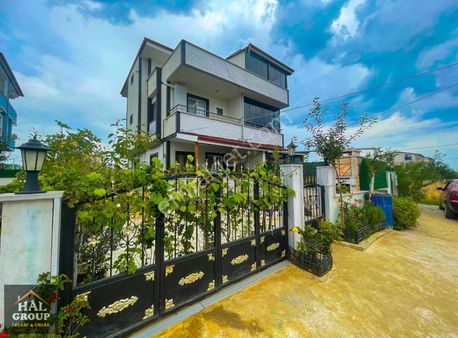 ╭╯hâl Group╰╮geniş Oda Ve Bahçeye Sahip Triplex Yazlık Villa!