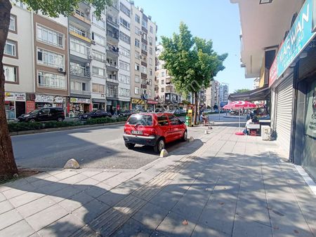 Rw Budur’dan İstiklal Caddesi Üzeri 685 M2 Depolu Satılık Dükkan