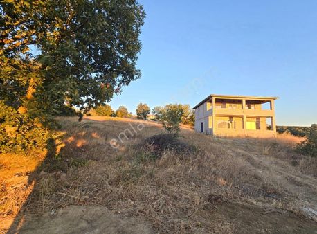 Unçukuru Mahallesinde 2436m2 Müstakil Parsel Göl Manzaralı Arazi