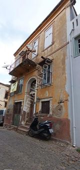 Butik Otel Yapmaya Uygun Tescilli Bahçeli Ev