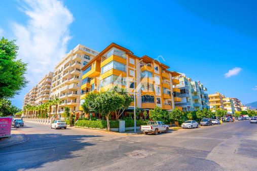 Alanya Cumhuriyet Mahallesi'nde Satılık Denize Yakın 1+1 Daire