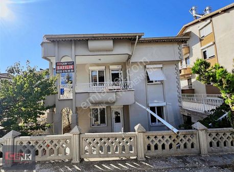 Gülevler Satılık 2 Katlı Müstakil Ev