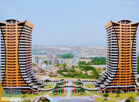 Ünlü Emlaktan Prestijli Sitede En Ayrıcalıklı Daireye Sahip Olun