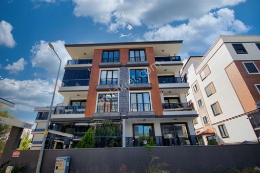 Aktif'ten Akçay'da Satılık Ön Cephe En Nezik Konumda Arakat 2+1 Daire