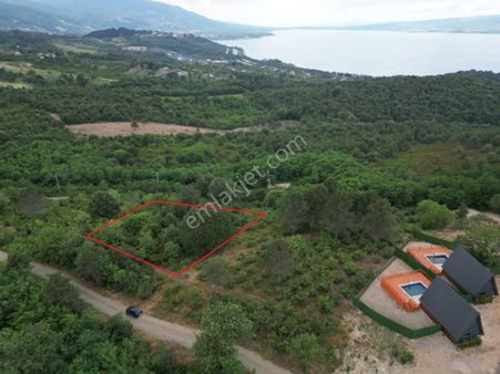 Rw Nova' Dan Sapanca Gölü Manzaralı Arsa