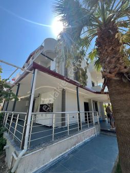 **kadınlar Denizinde Geniş Bahçe Full Manzara 4+1 Köşe Villa