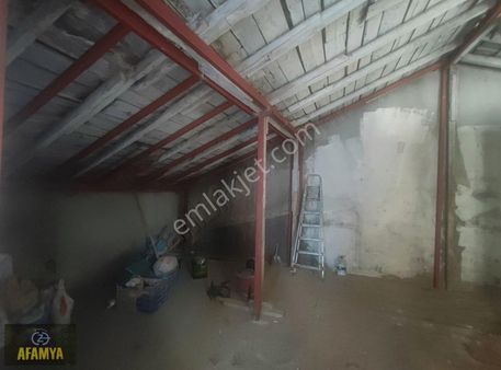 Fındıkzade Meydanda Satılık Çatı Katı Daire Yatırımlık