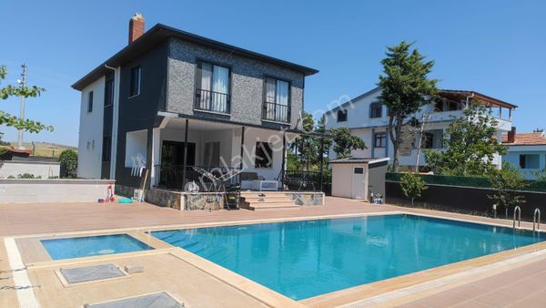 Yıldızdan Emsalsiz 750 Metre İçinde Olimpik Havuzlu İki Katlı 6+1 Lüks Villa