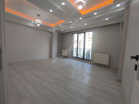 Gaziosmanpaşa'da Satılık Tek Daire Üzerine 3+1 Asansörlü