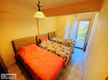 Vitrinden Çamlıbelde Site İçerisinde Köşe Tripleks