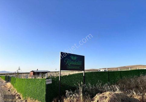 Sincan Temelli Üçretde 250 M2 Ev Tel Örgü Su Gece Aydınlatması Olan Kelepir Hobi Bahçesi