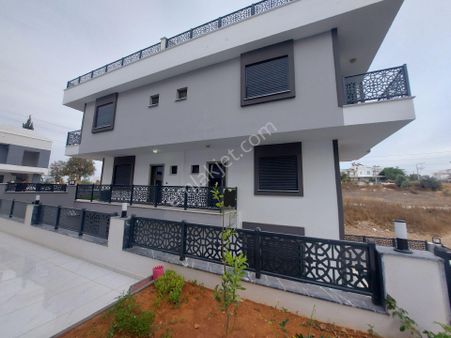 Didim Hisar Mh. 4+1 Müstakil Bahçeli Yol Cepheli Forlex Villa
